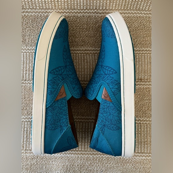 Olukai Women. Size: 7.5 Color: Teal - Picture 8 of 12